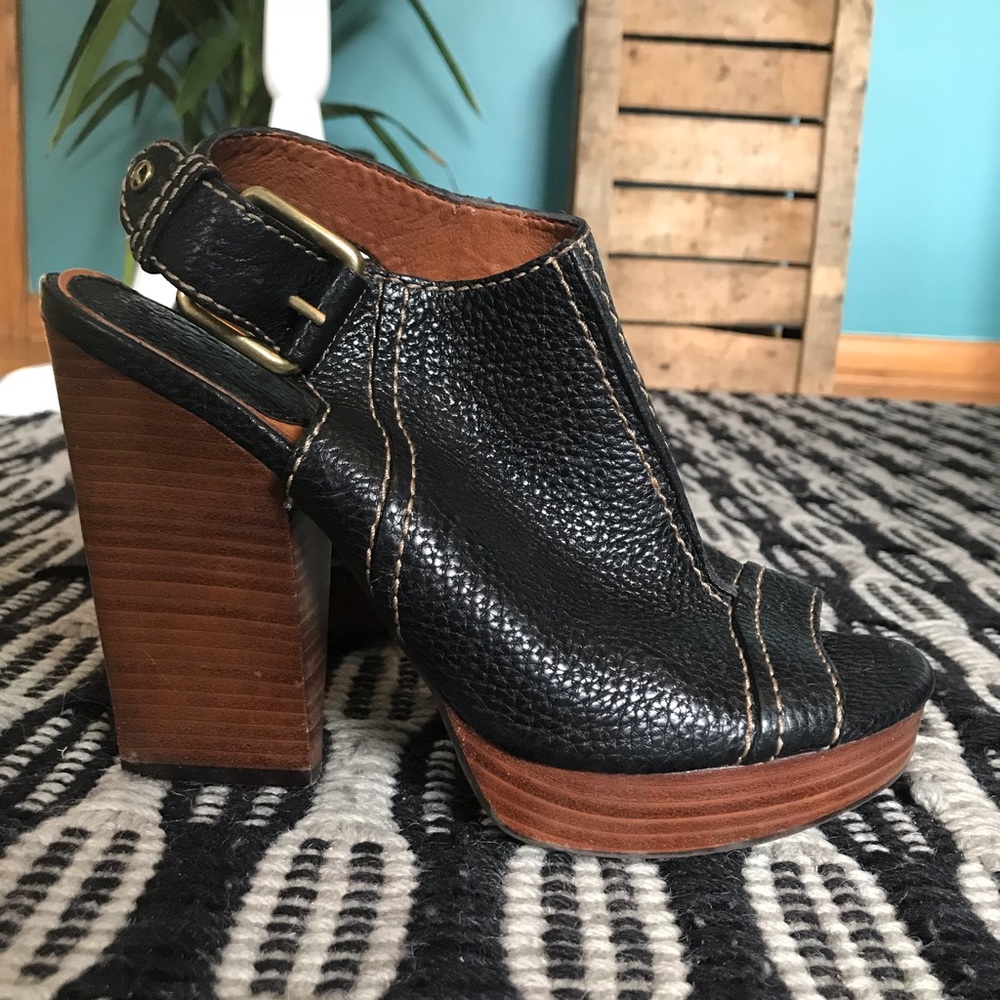Lucky Brand Open-Toe Clogs